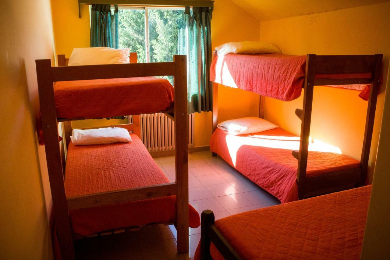 Hostel De La Plaza Amalia San Carlos de Bariloche Esterno foto