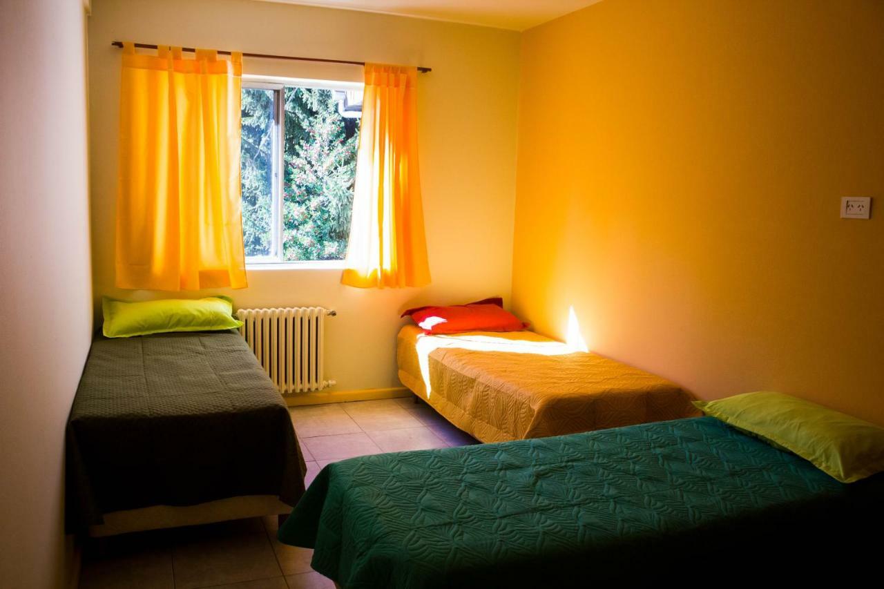 Hostel De La Plaza Amalia San Carlos de Bariloche Esterno foto